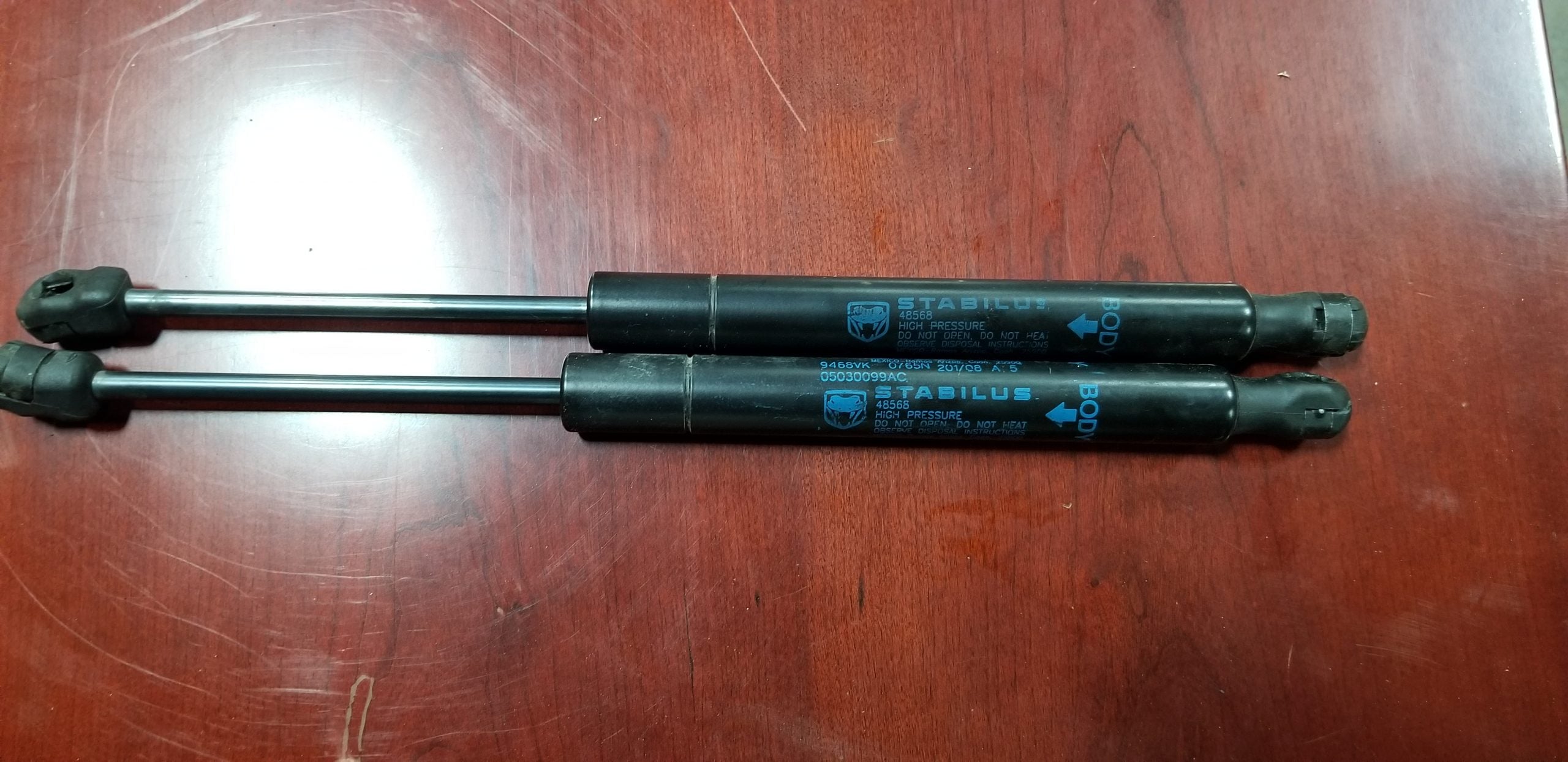 Gen 4 coupe hatch struts