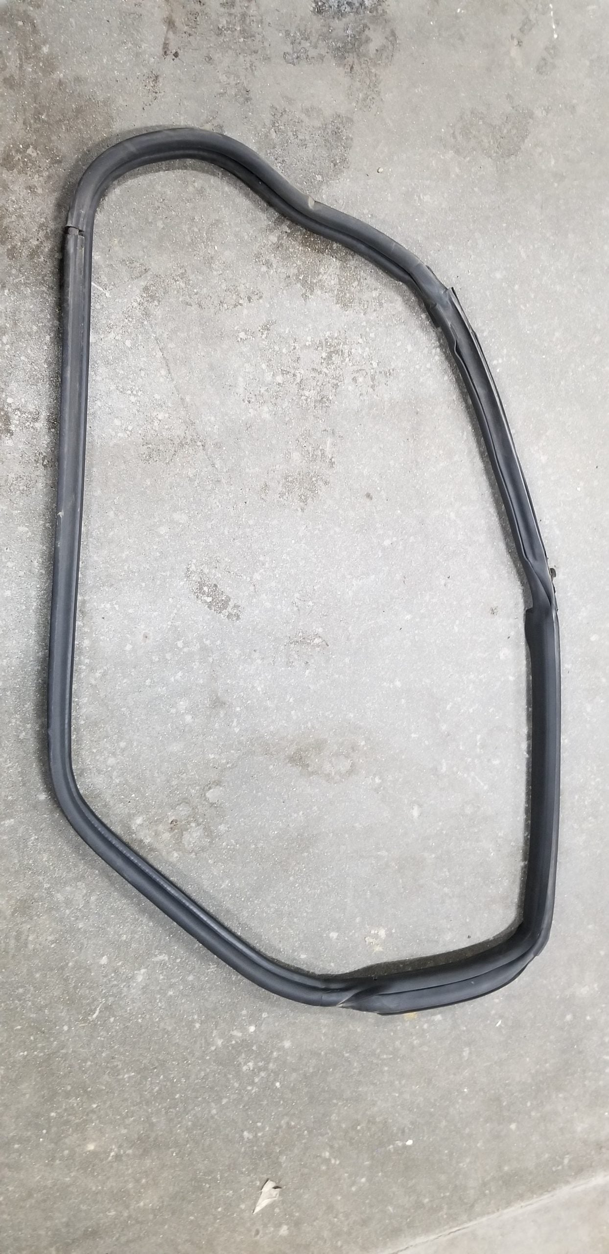 Gen 4 coupe lh door weatherstrip