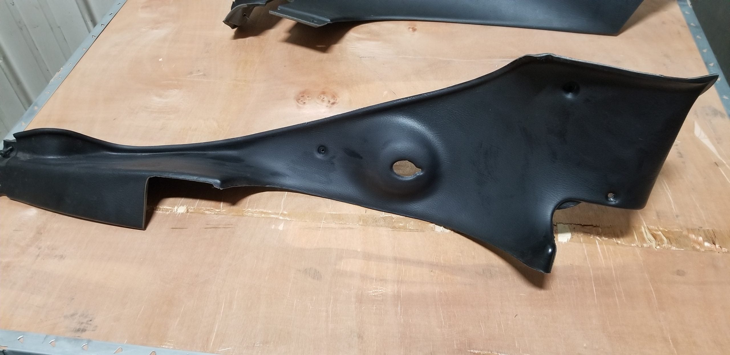Gen 2 coupe left hatch area trim