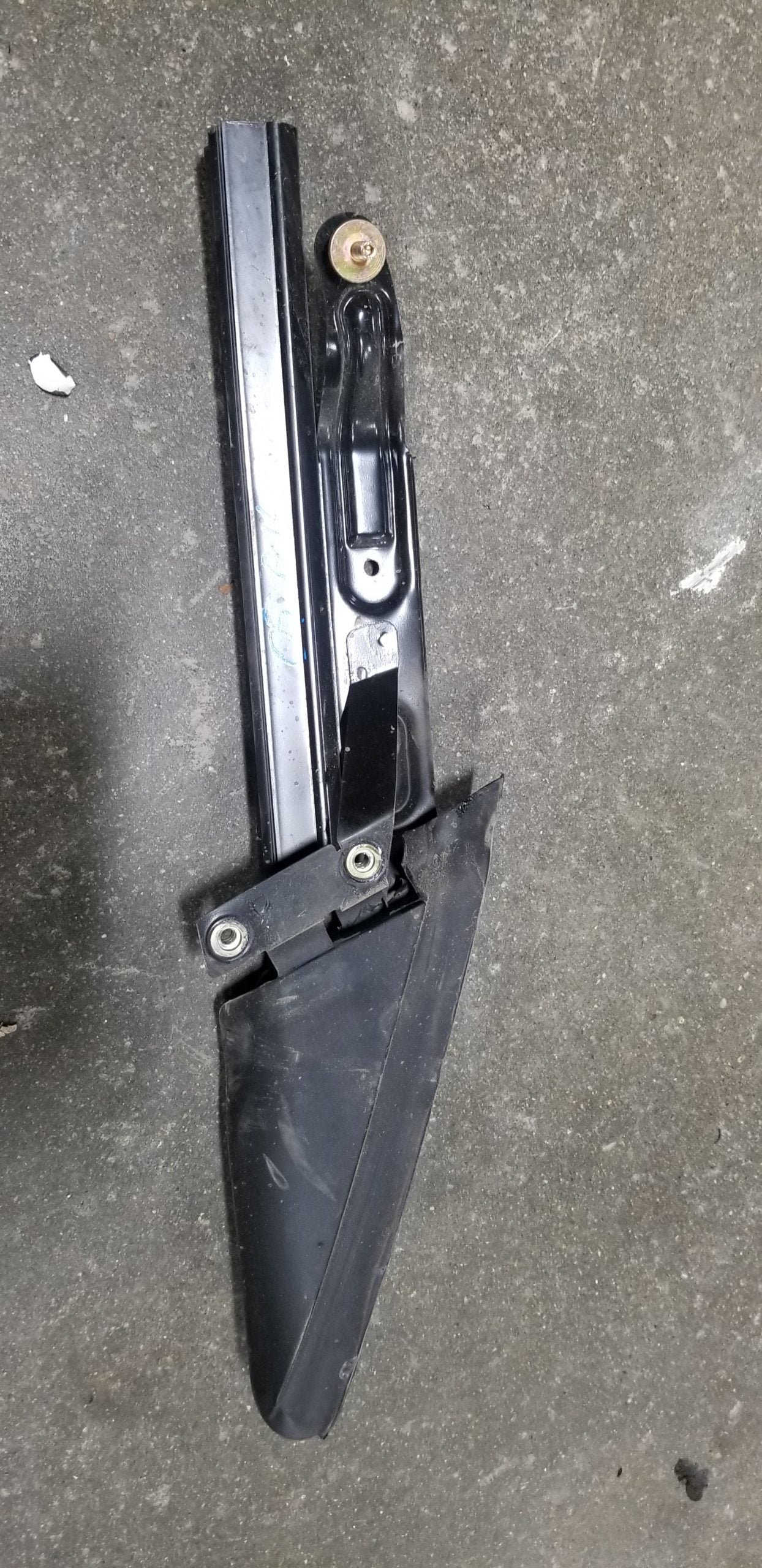 Gen 3 rh front door channel