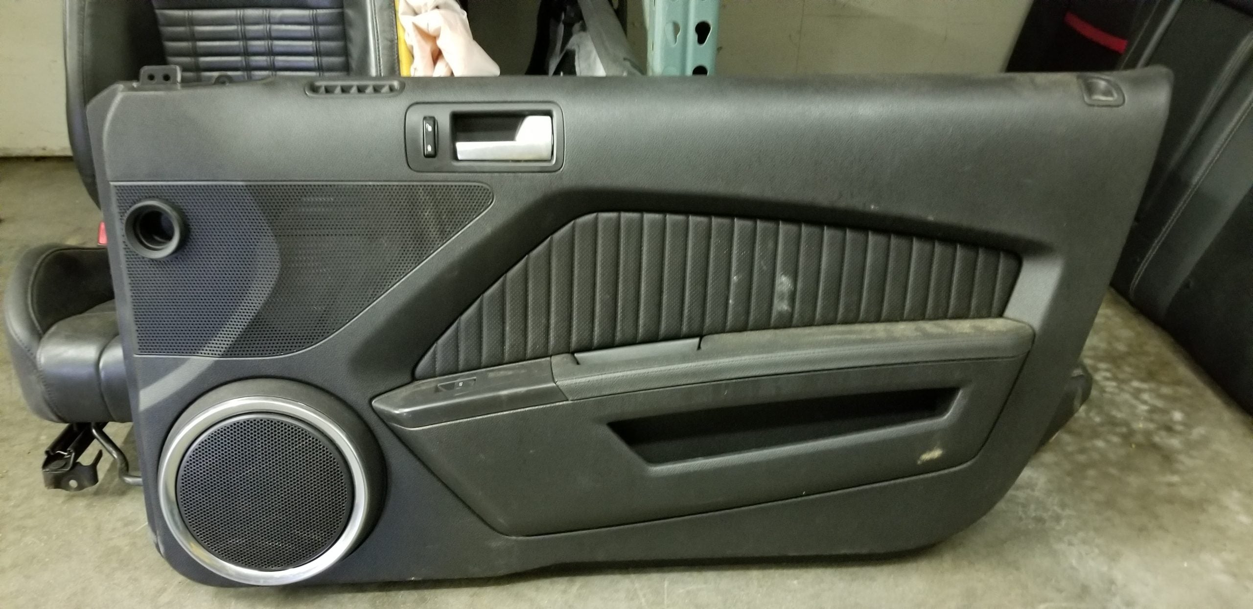 2012 GT500 rh door panel