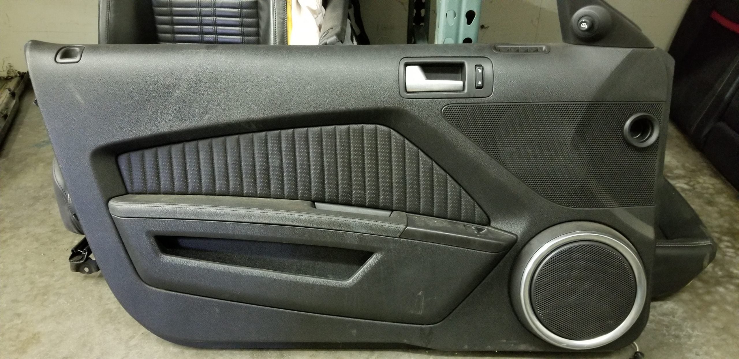 2012 GT500 Lh door panel