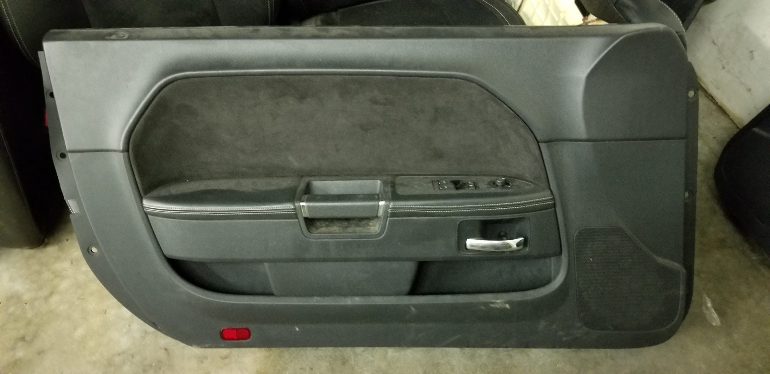 2013 SRT Challenger Lh door panel