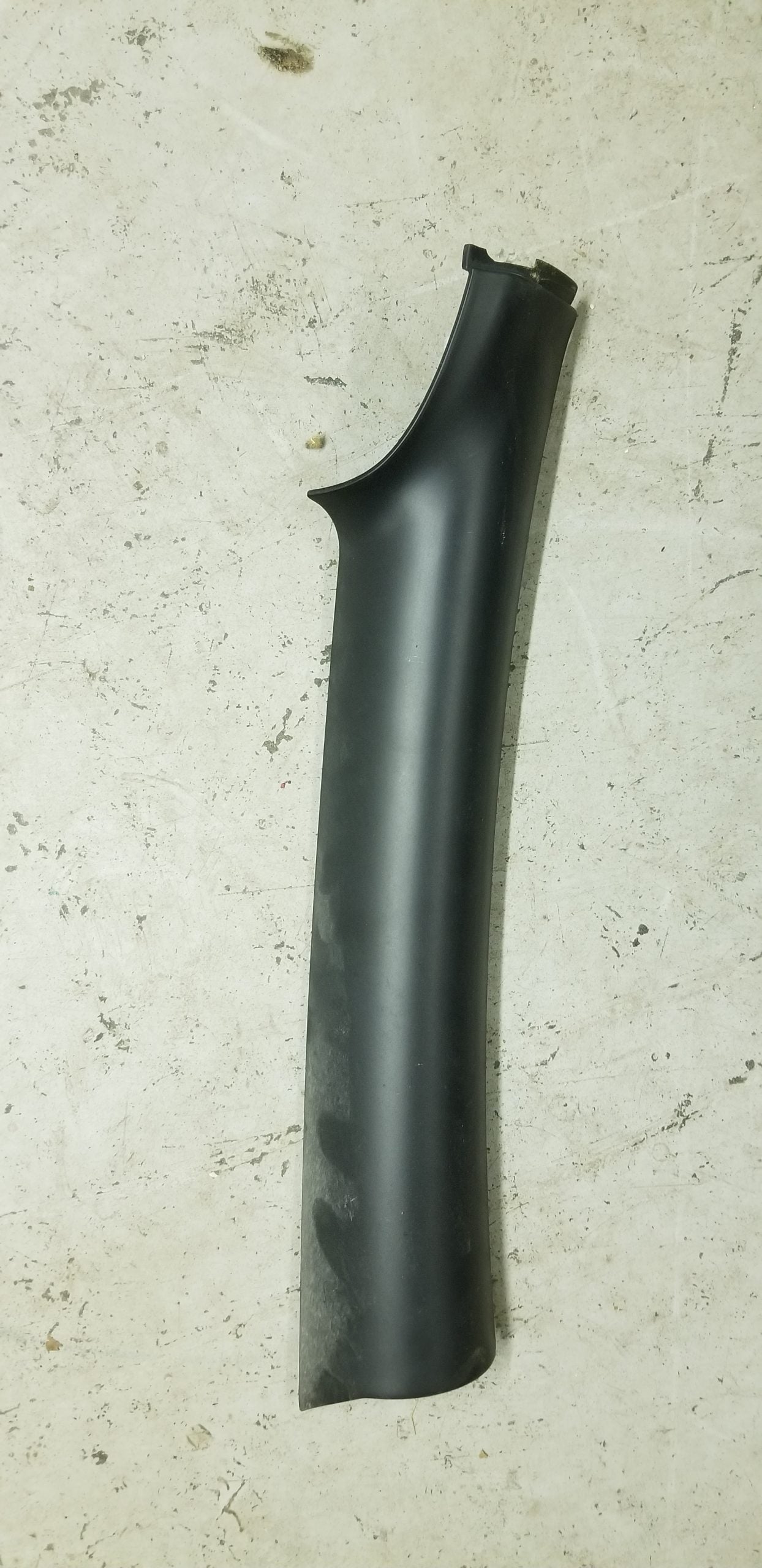 Gen 3 Rh smooth A pillar trim