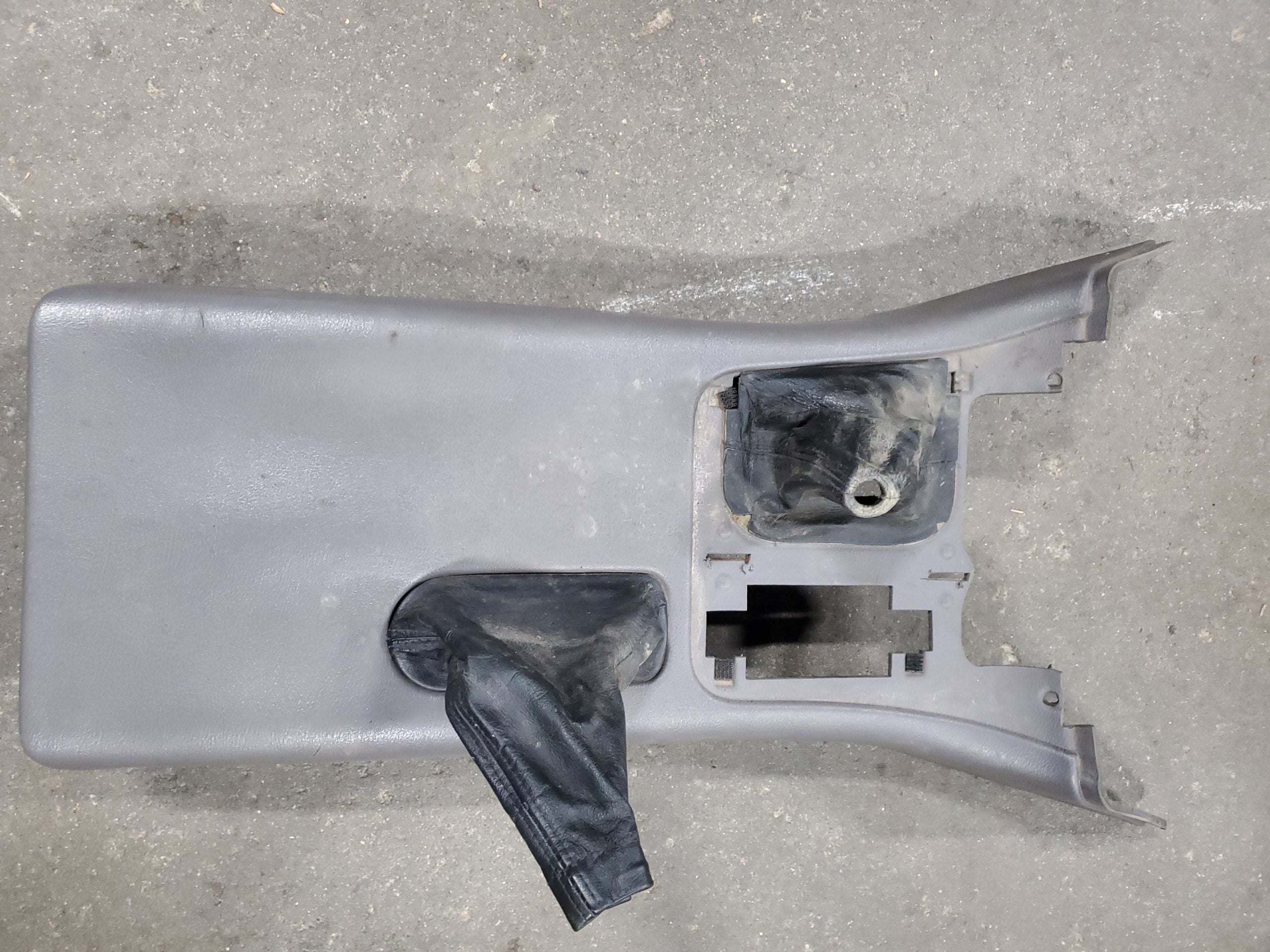 Gen.1 Center Floor Console