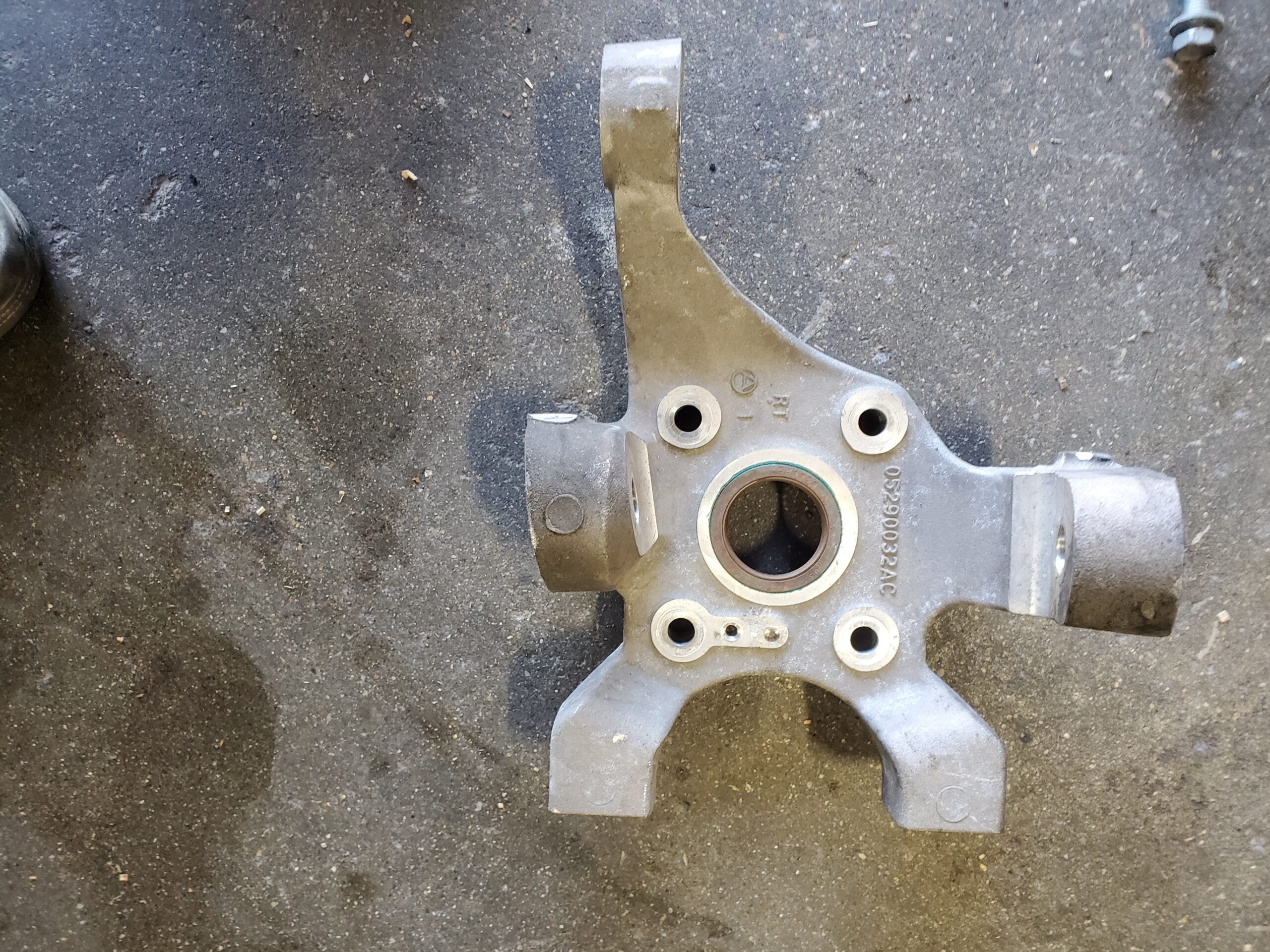Gen.4 RH Knuckle