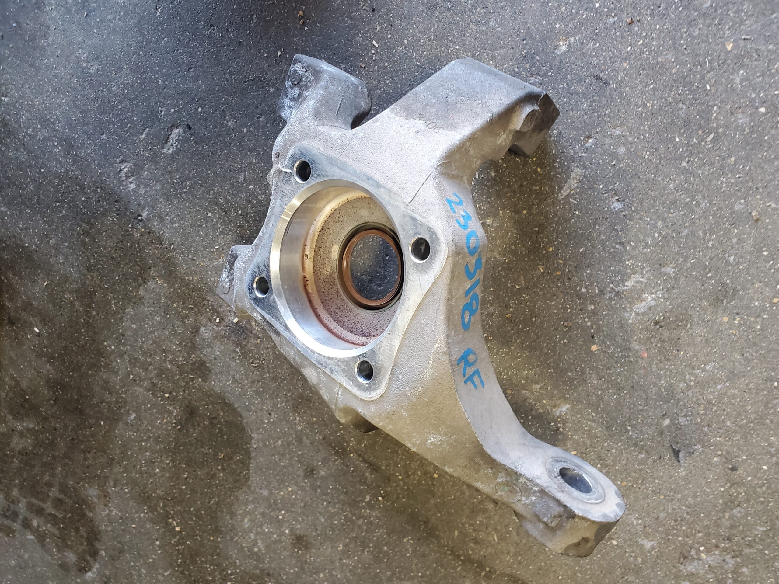 Gen.4 RH Knuckle