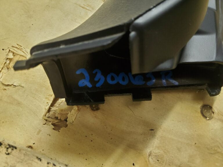 Gen. 1 Rh Stanchion Cover