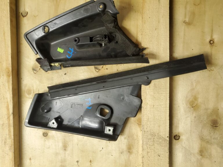 Gen.2 LH Stanchion Cover RT/10
