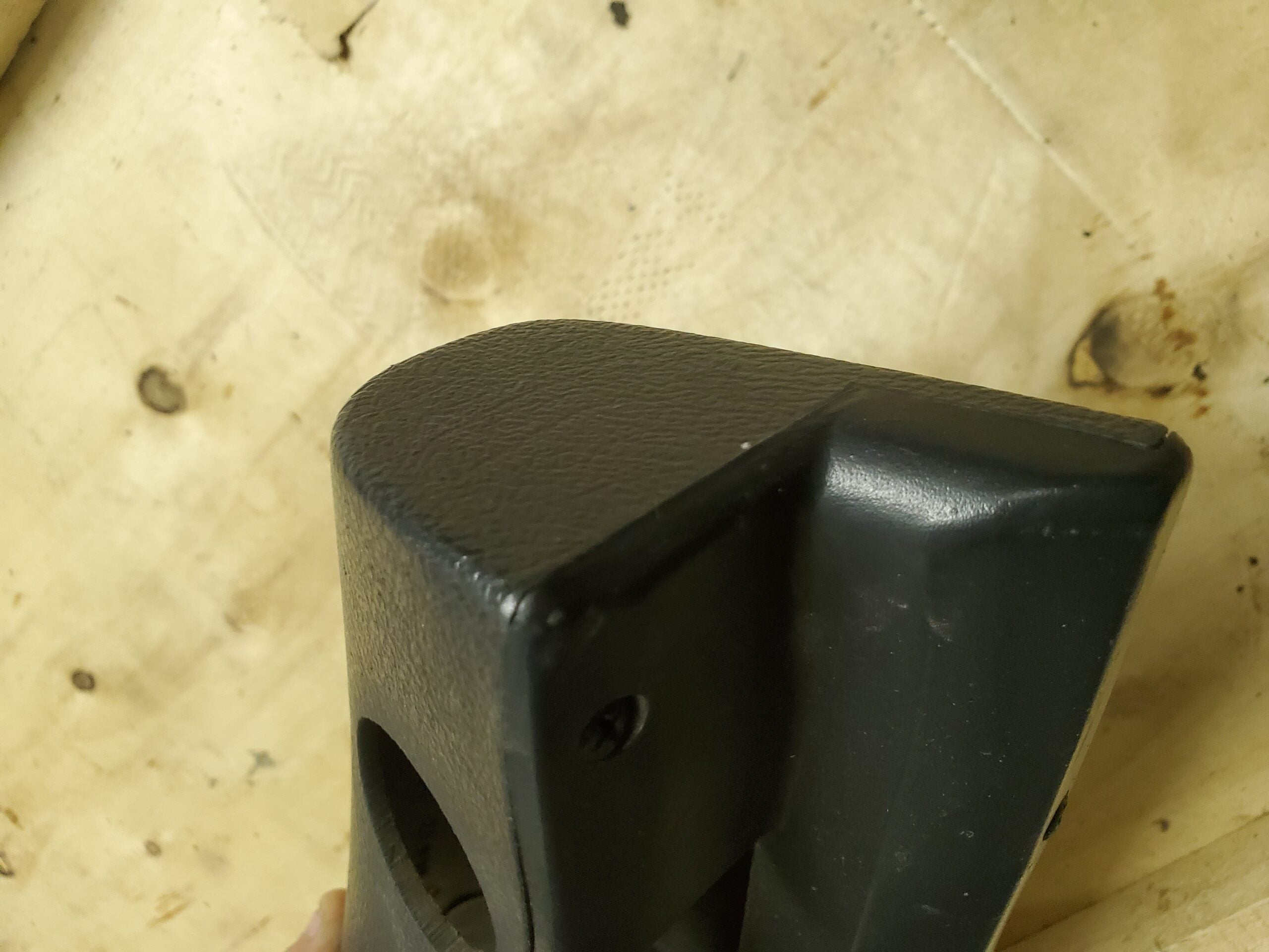Gen. 1 RH Stanchion Cover