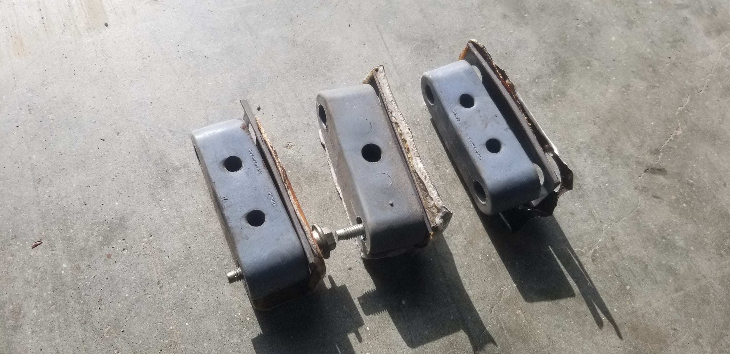 Gen 3 exhaust isolator
