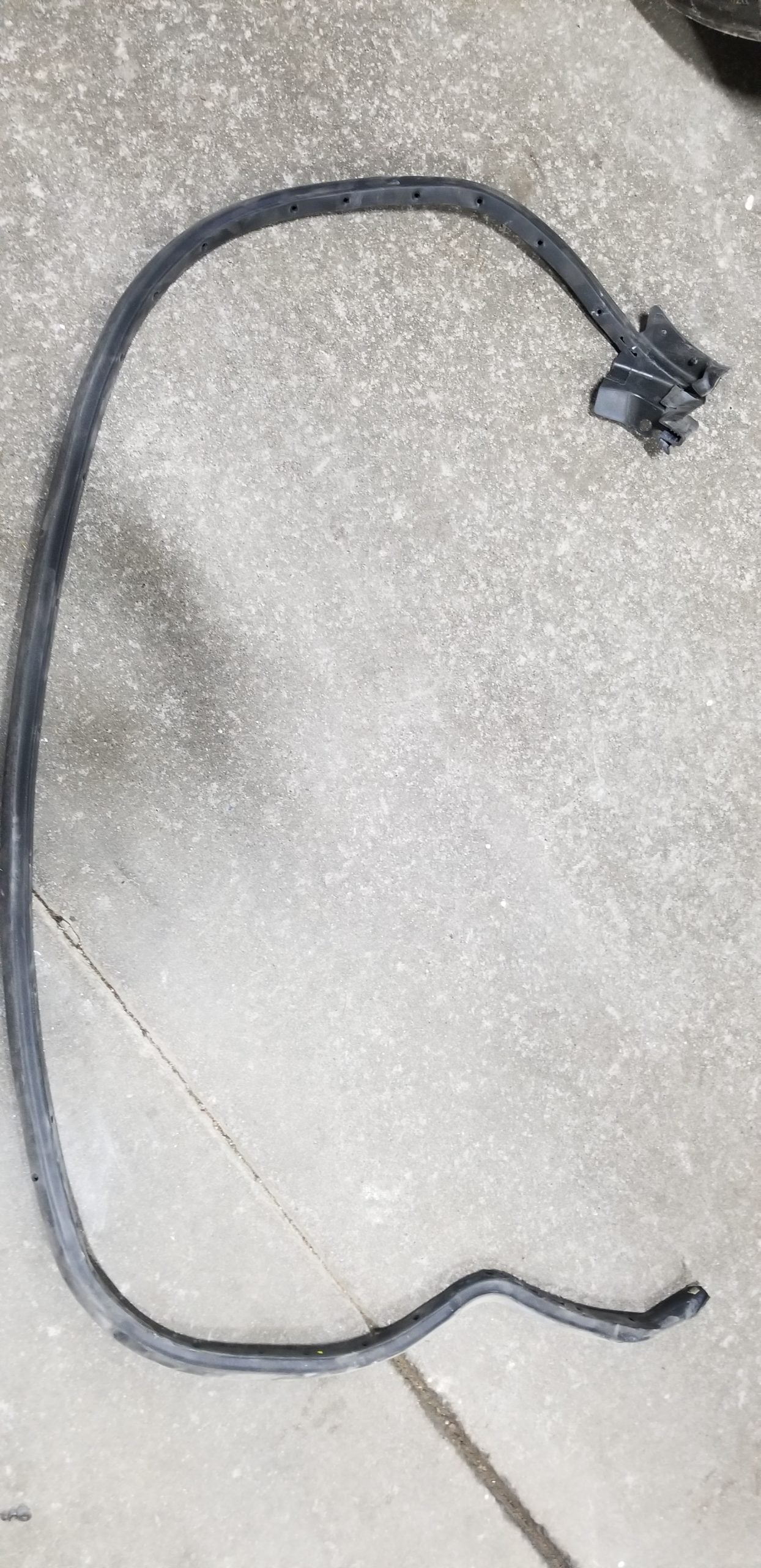 Gen 3 rh door weatherstrip