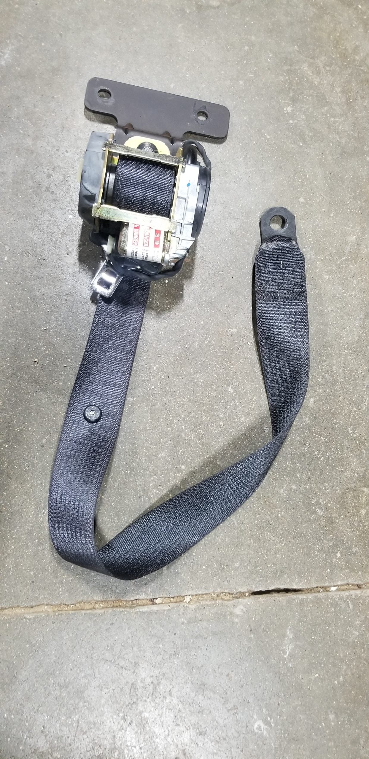Gen 3 left seatbelt