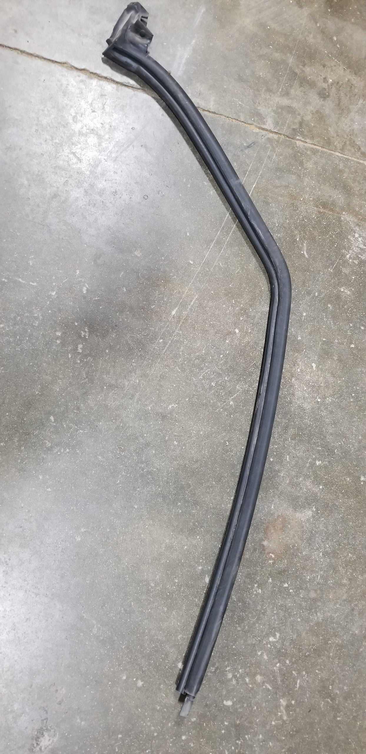 Gen 3 lh body weatherstrip