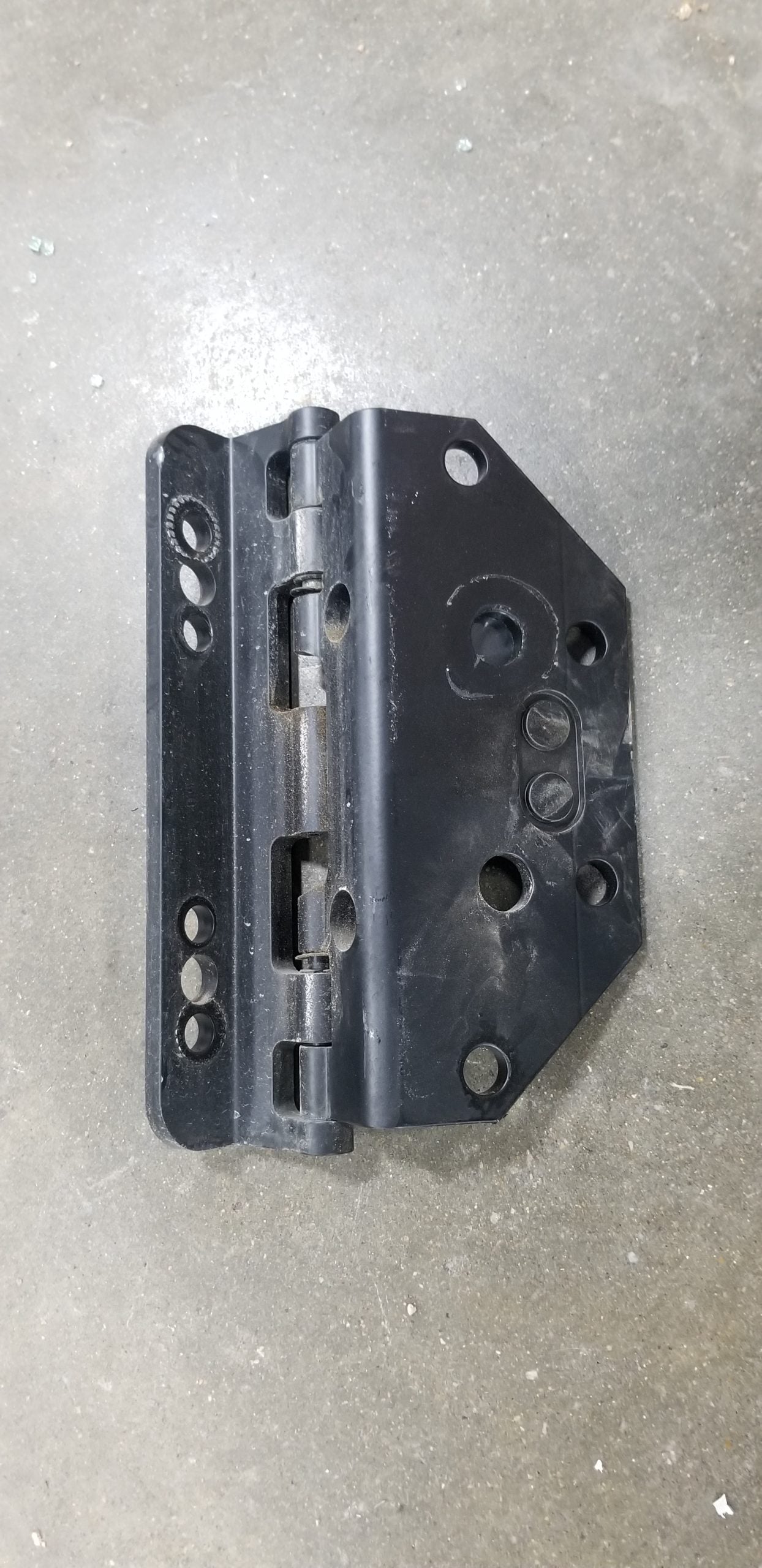 Gen 3 left door hinge