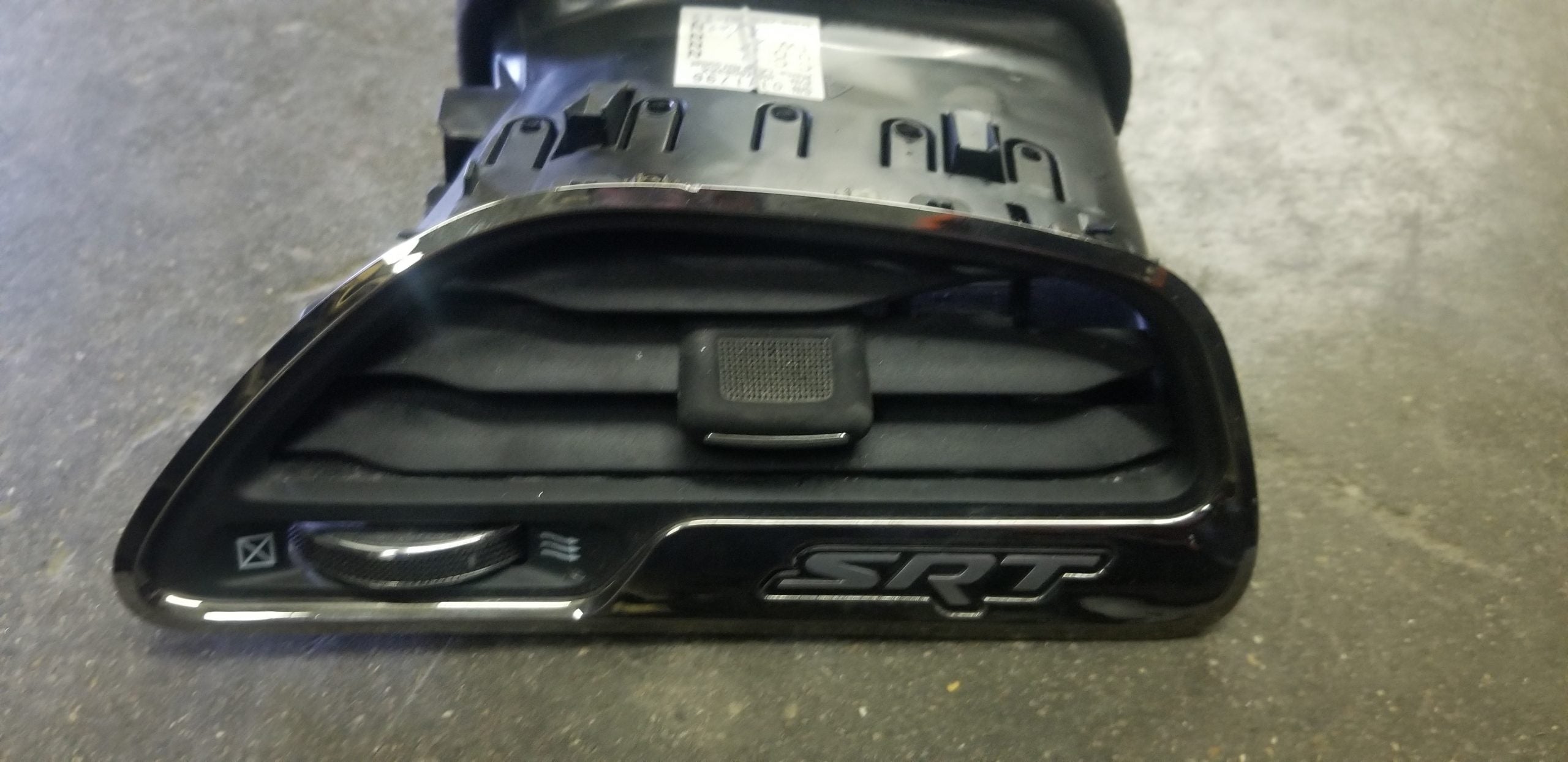 2015 Challenger Hellcat dash vent