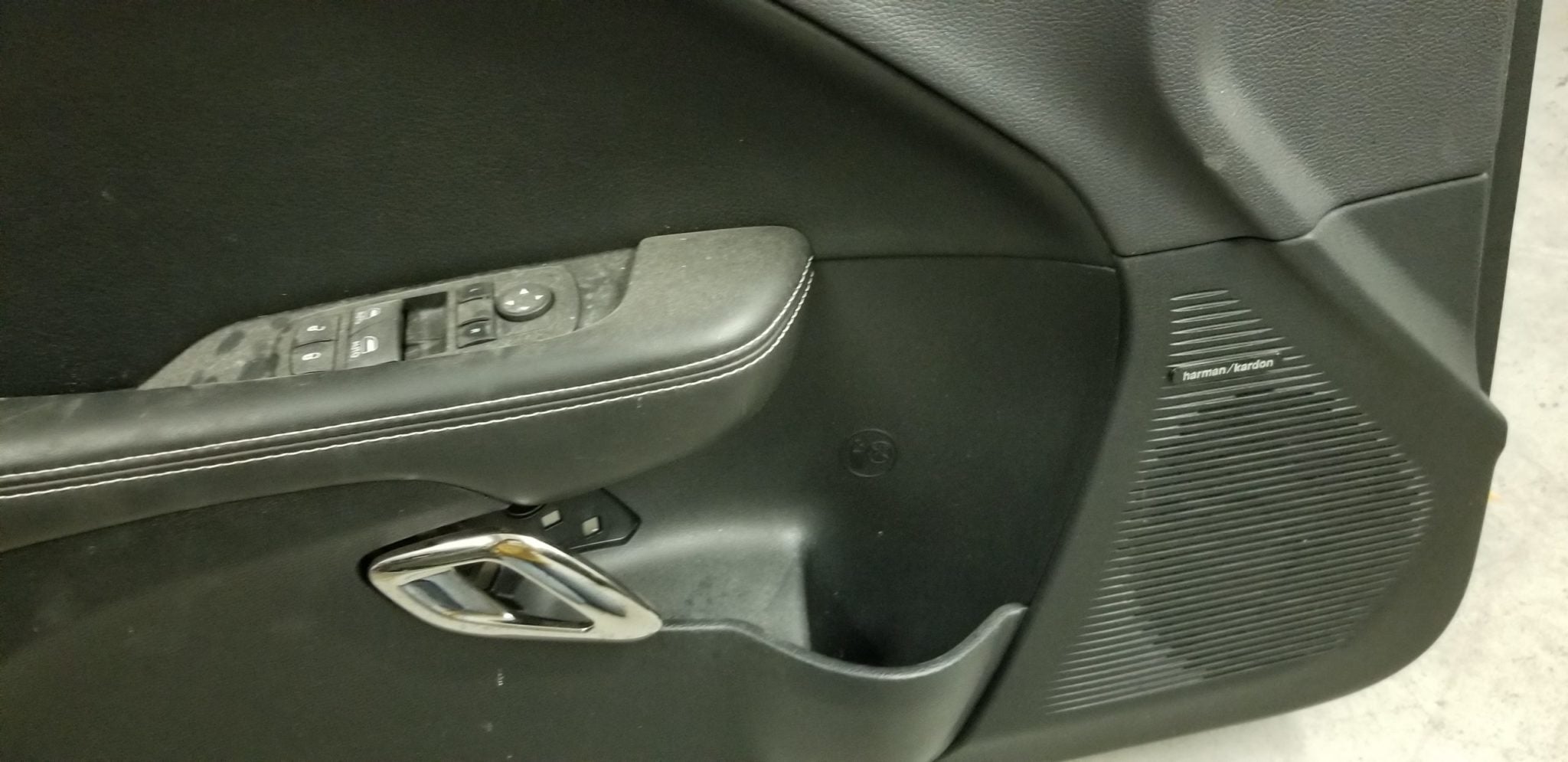 2015 Challenger Hellcat  lh door panel