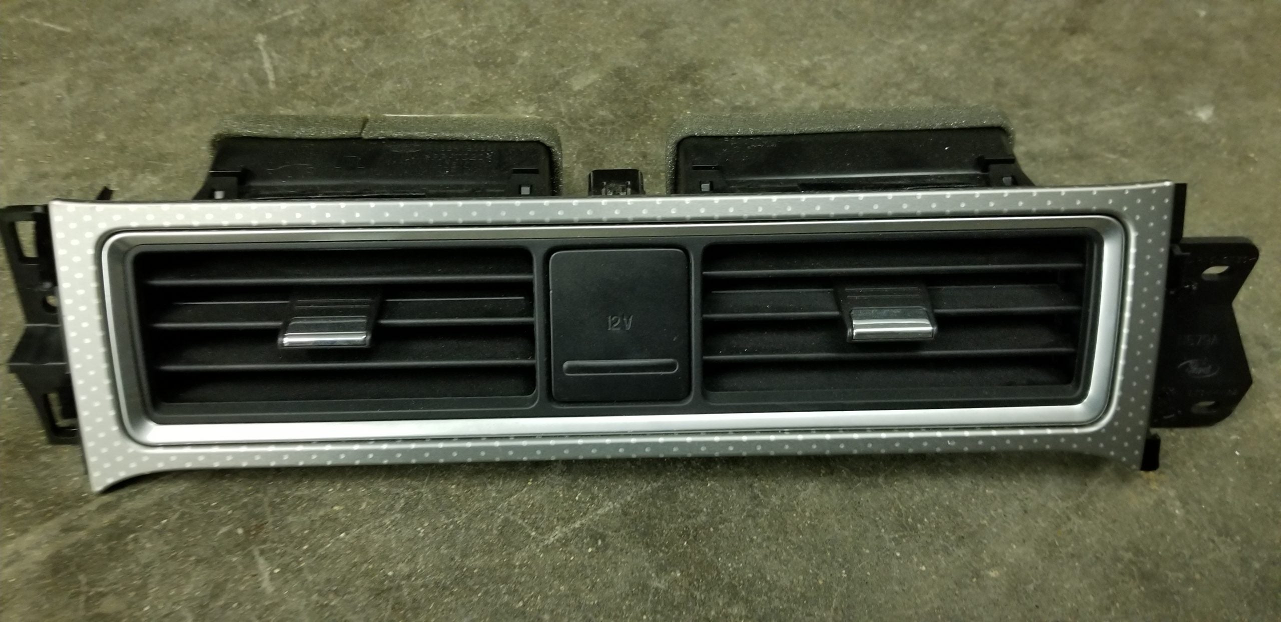 2012 GT500 dash vent