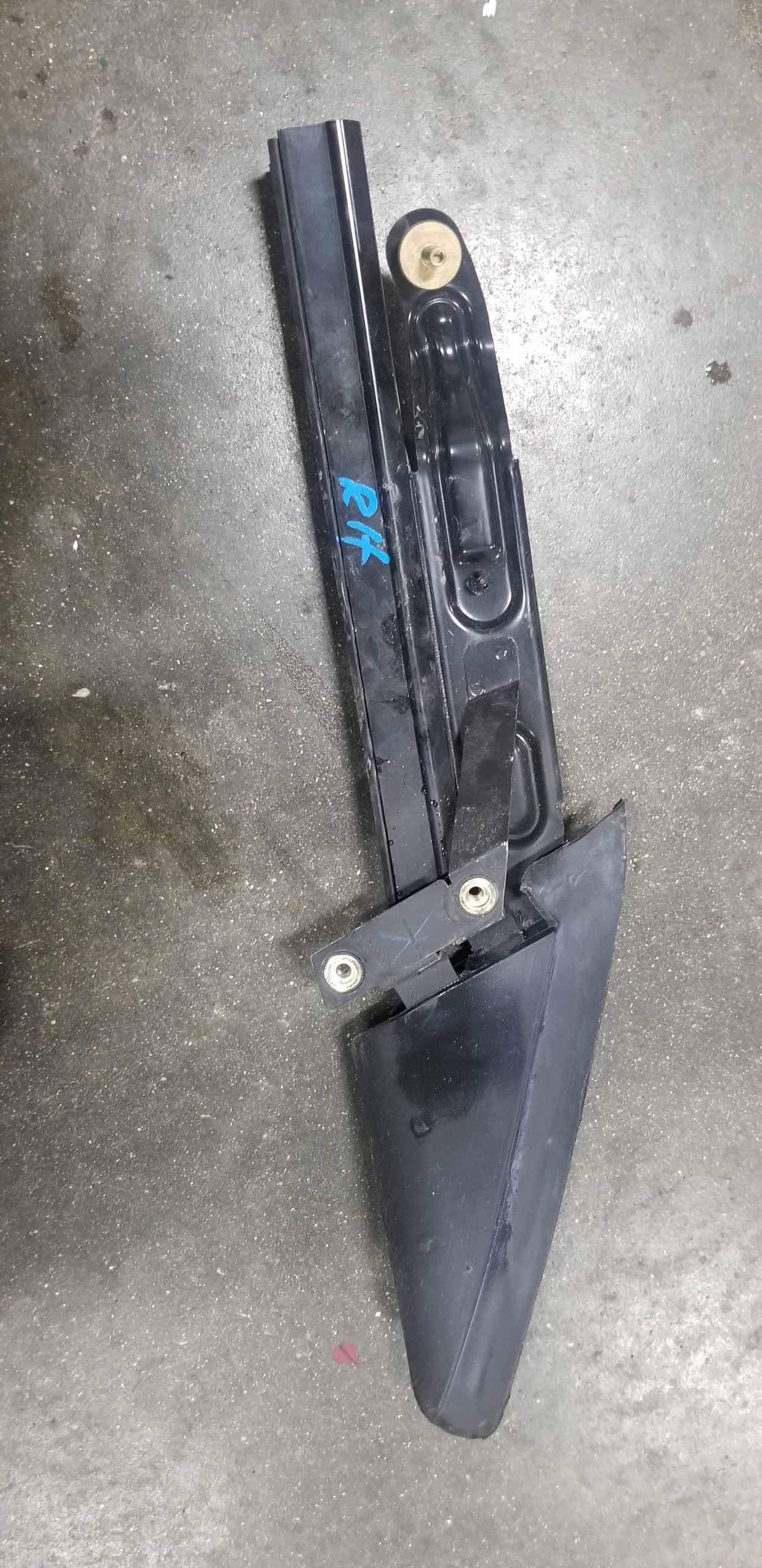 Gen 3 RH front window channel