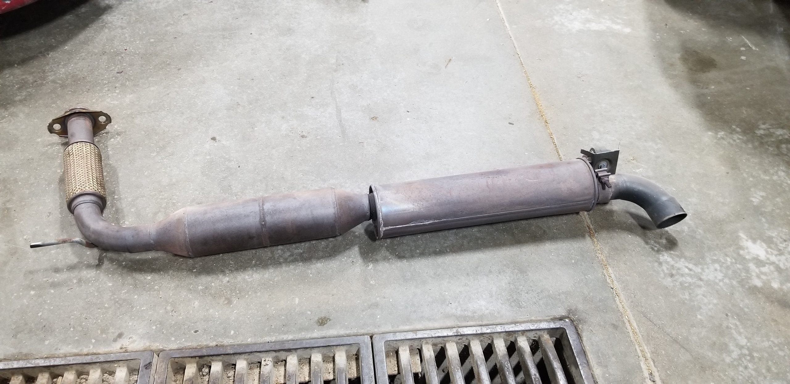 Gen 1 left exhaust