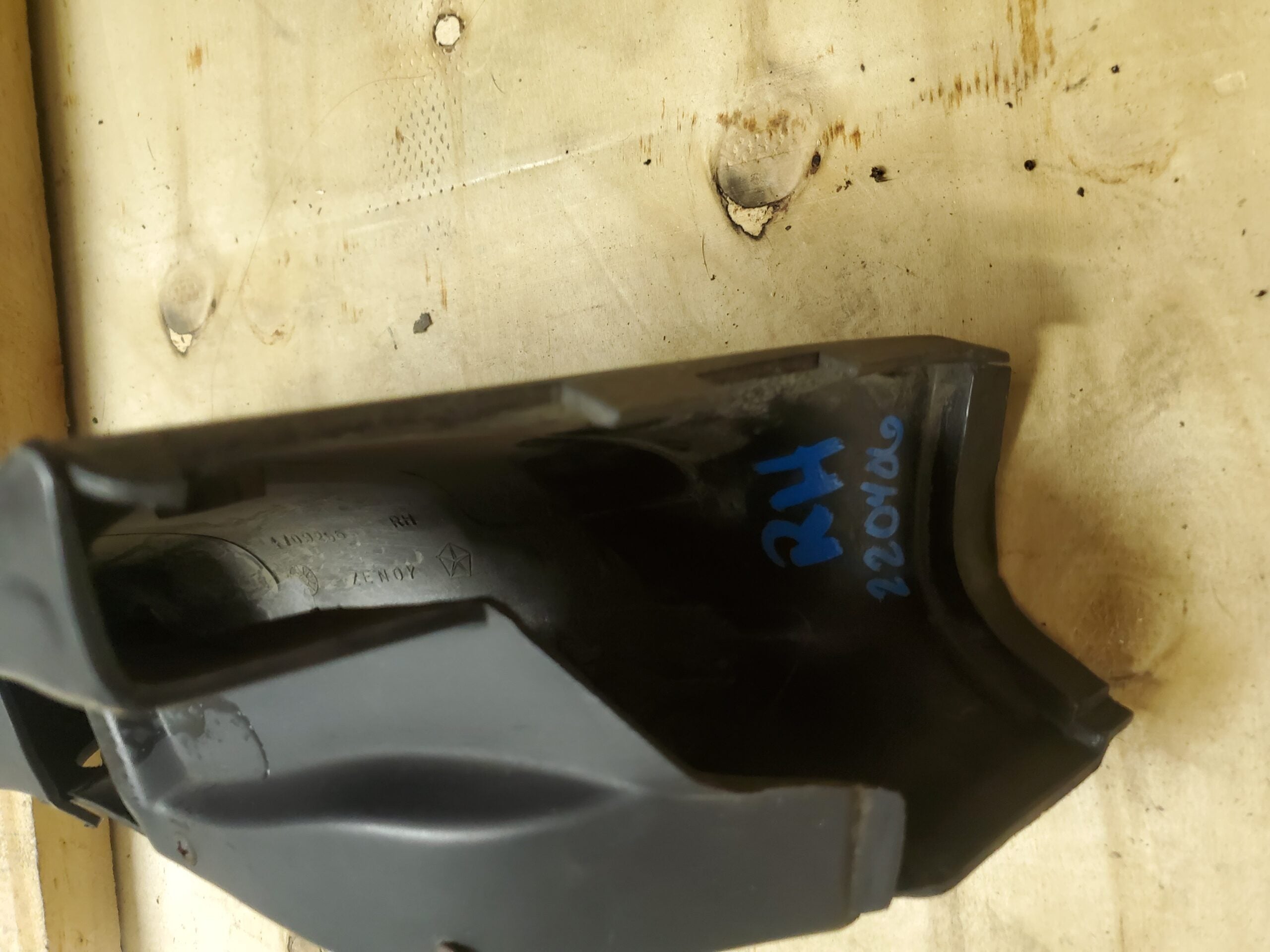 Gen.1 RH Stanchion Cover