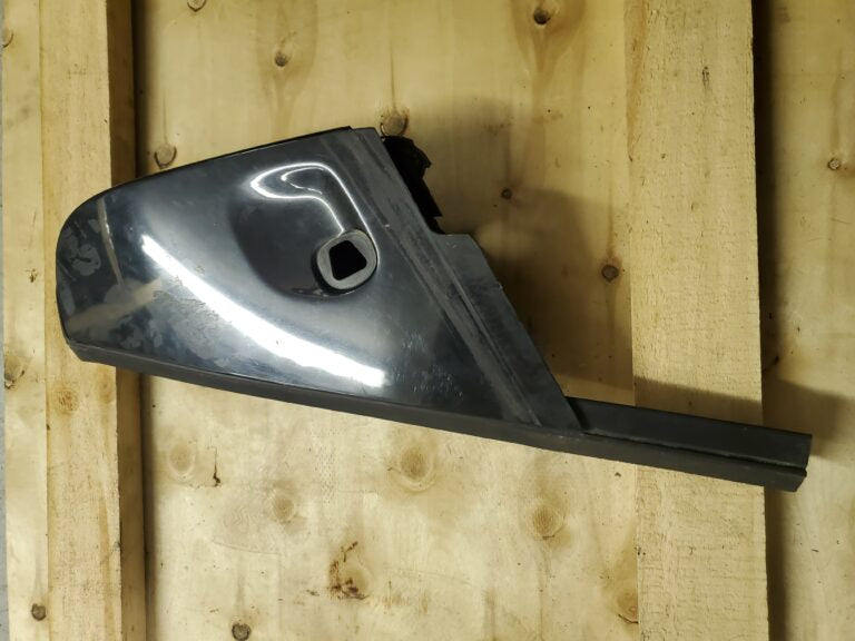 Gen.2 GTS LH Stanchion Cover