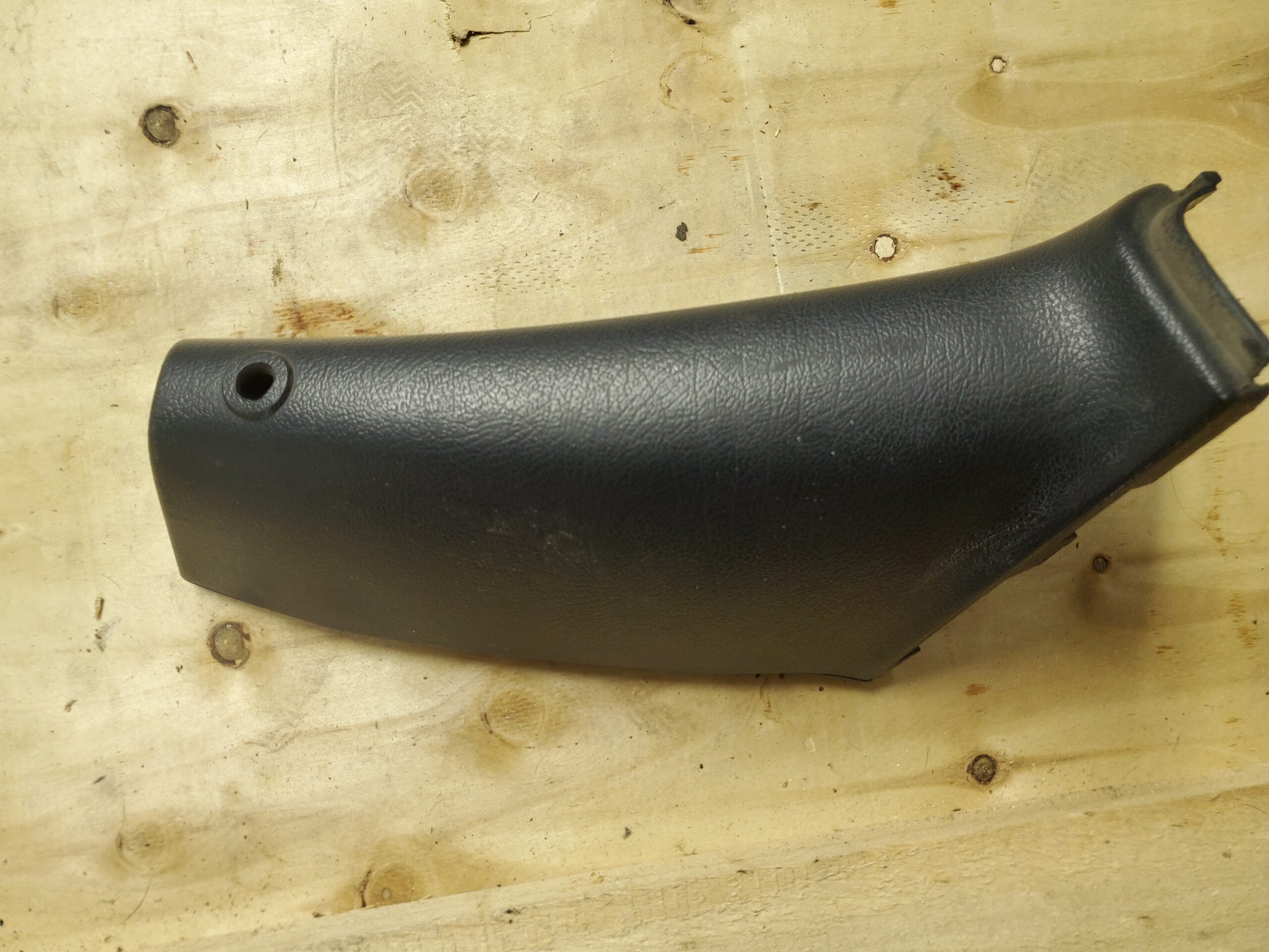 Gen. 1 RH Stanchion Cover