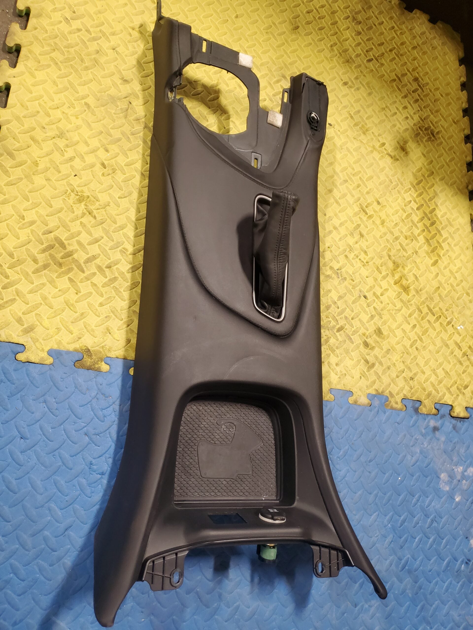 Gen.5 Center Floor Console