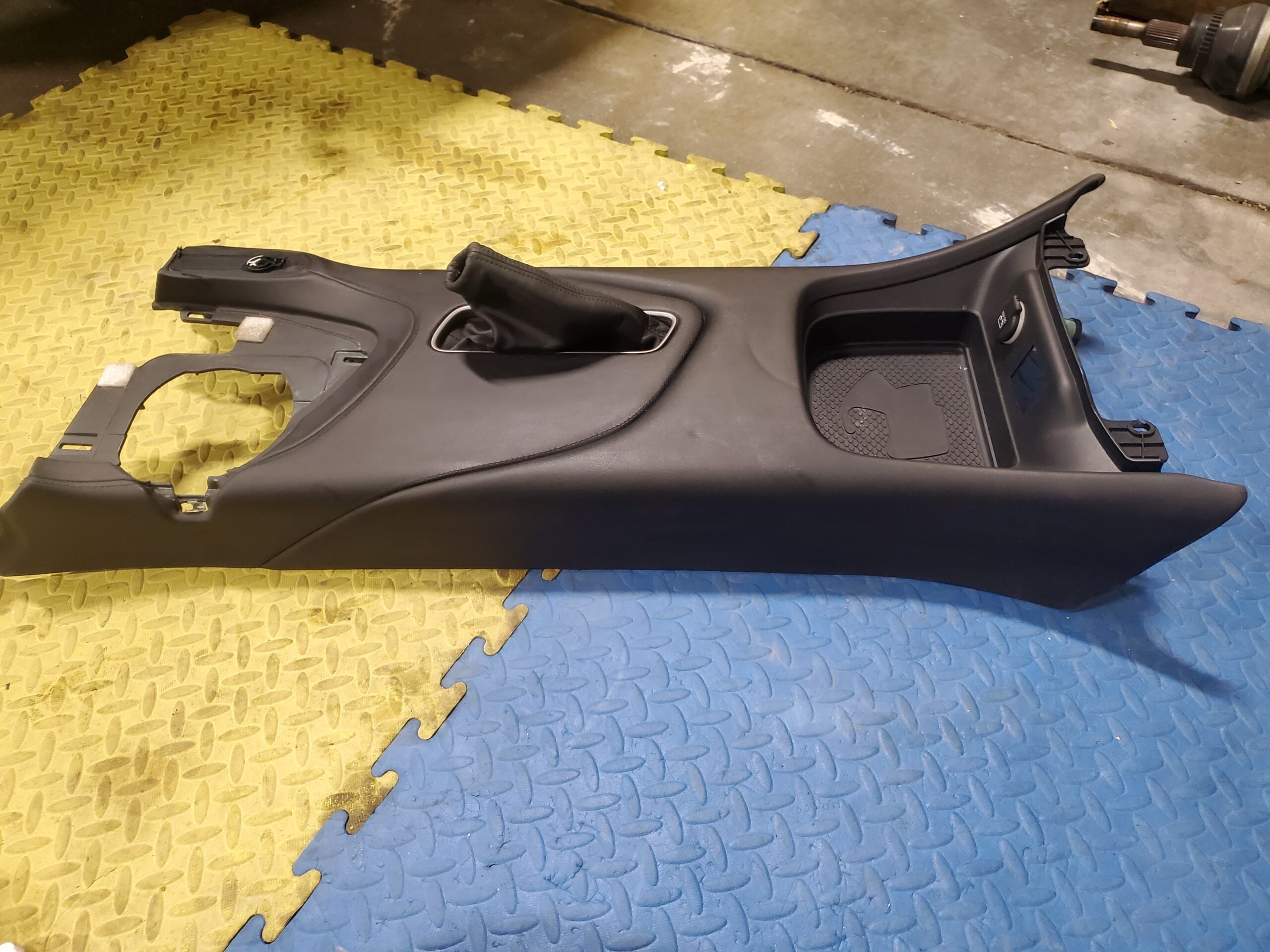 Gen.5 Center Floor Console