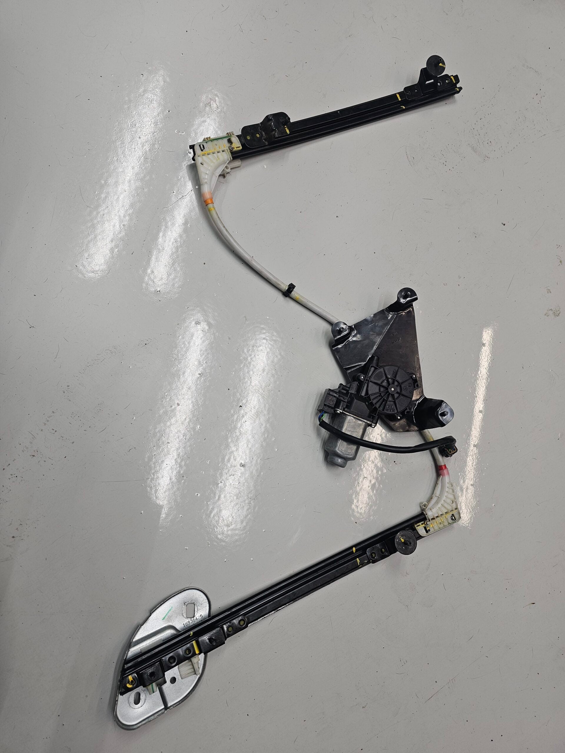 Gen.3 LH Window Regulator