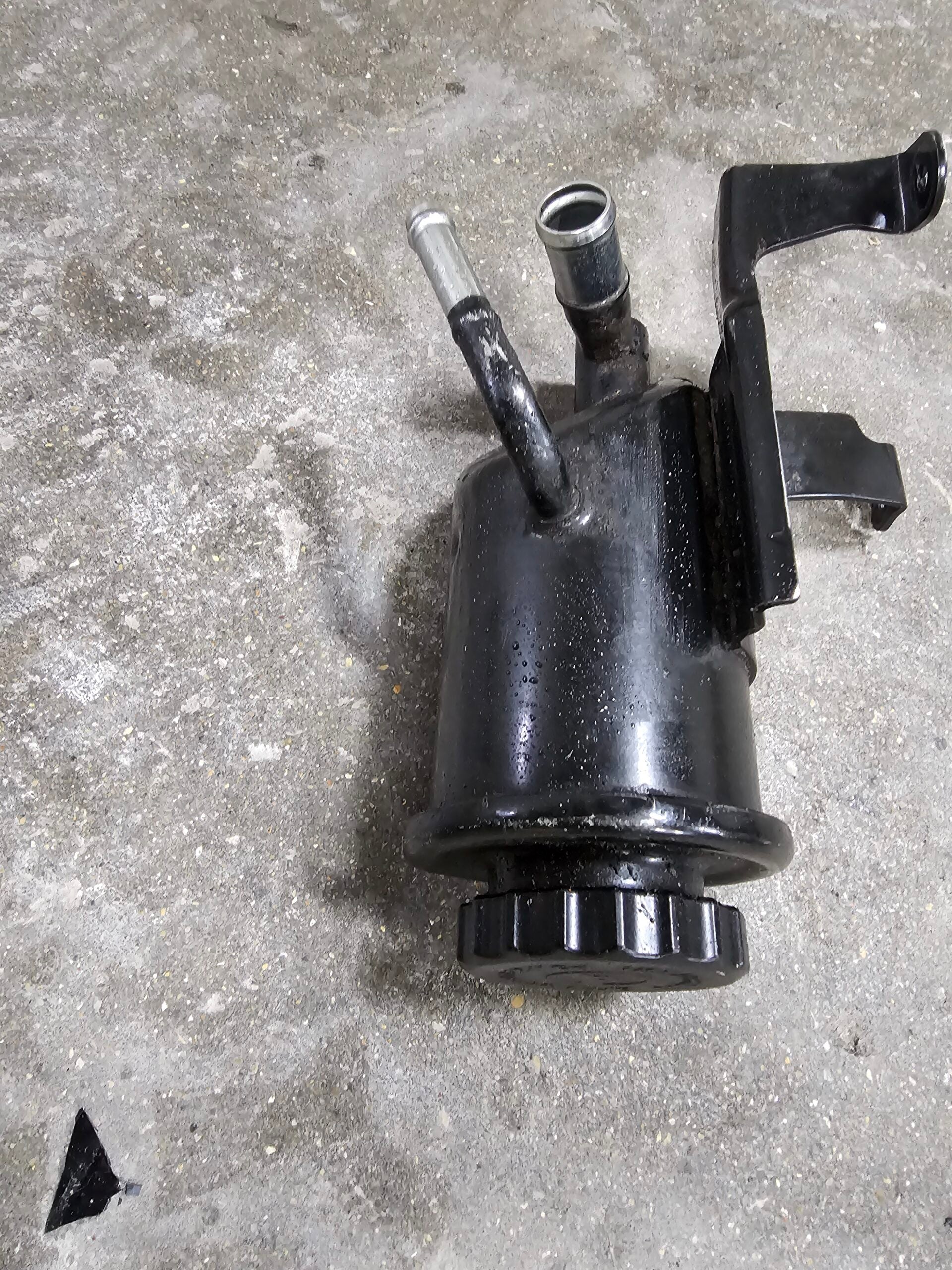 2010 ZR1 Corvette Power Steering Reservoir