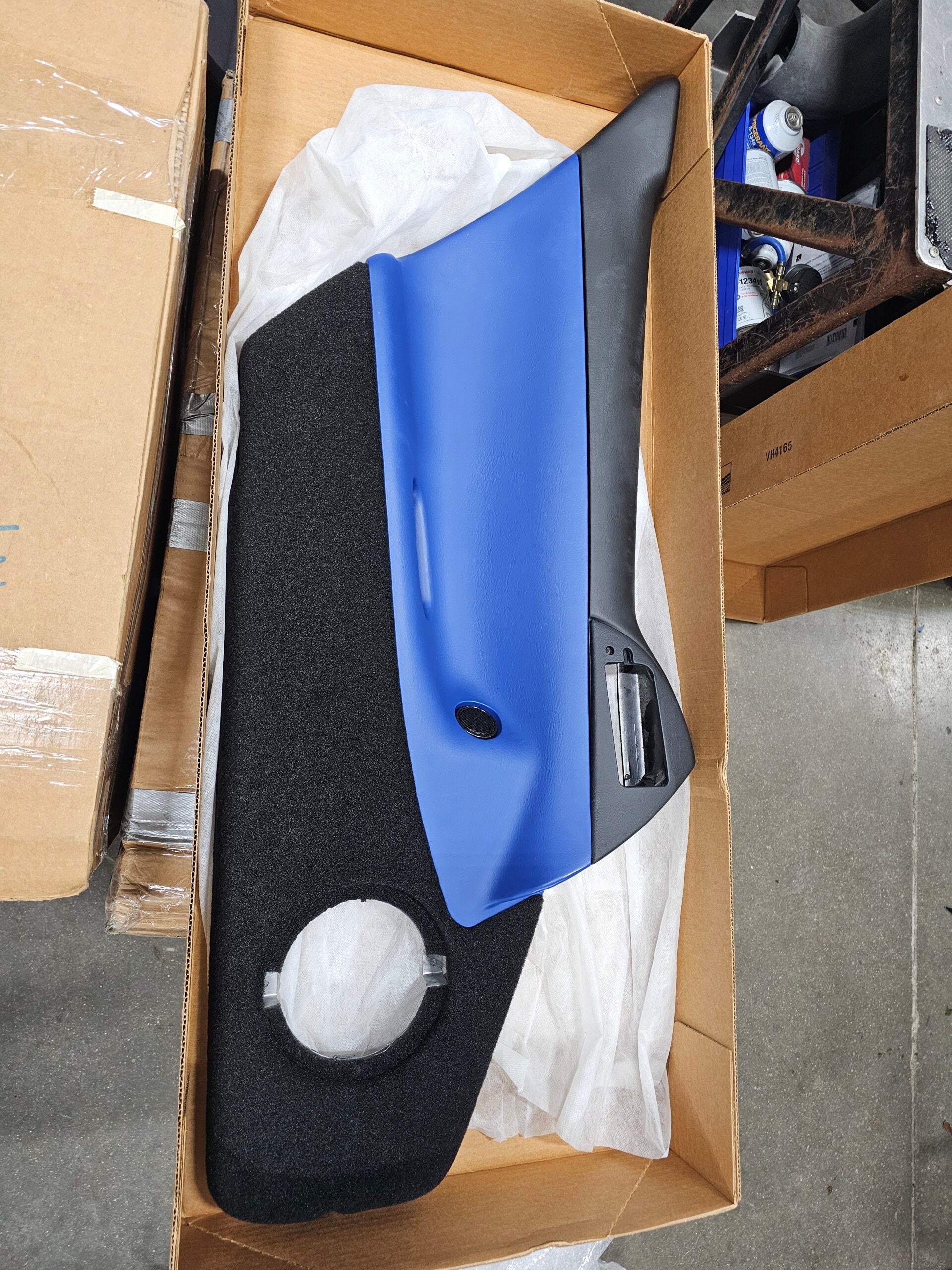 Gen.2 NIB 98 GTS- R LH Door Panel