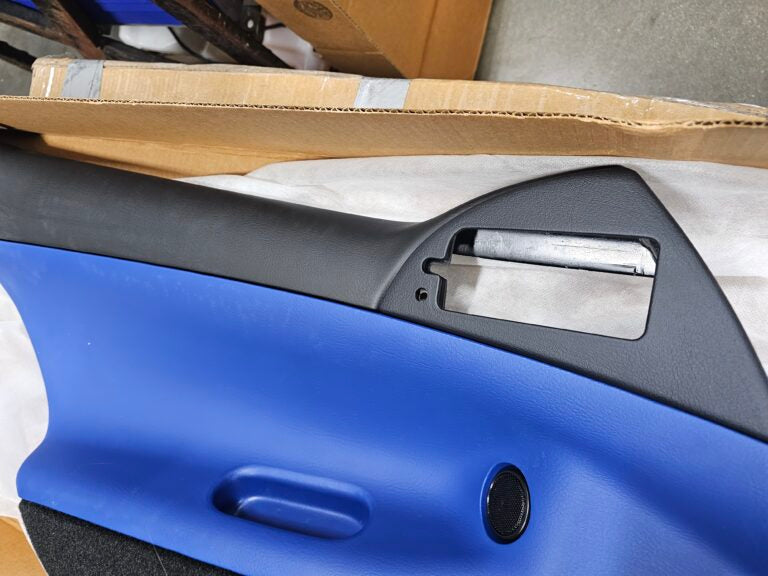 Gen.2 NIB 98 GTS- R LH Door Panel