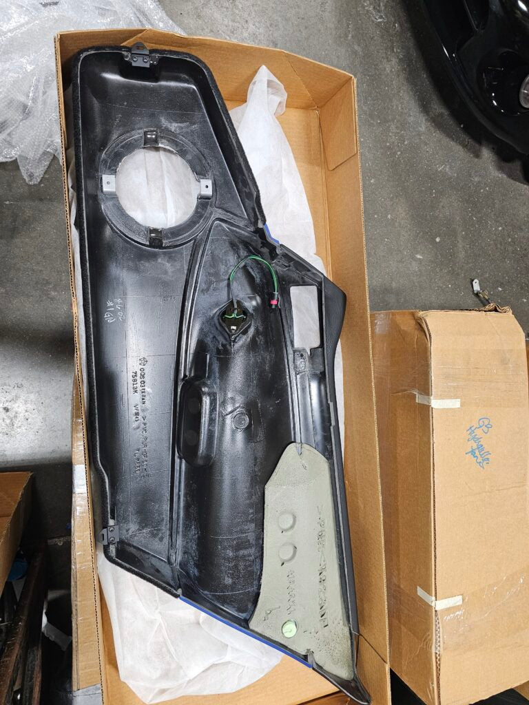 Gen.2 NIB 98 GTS- R LH Door Panel