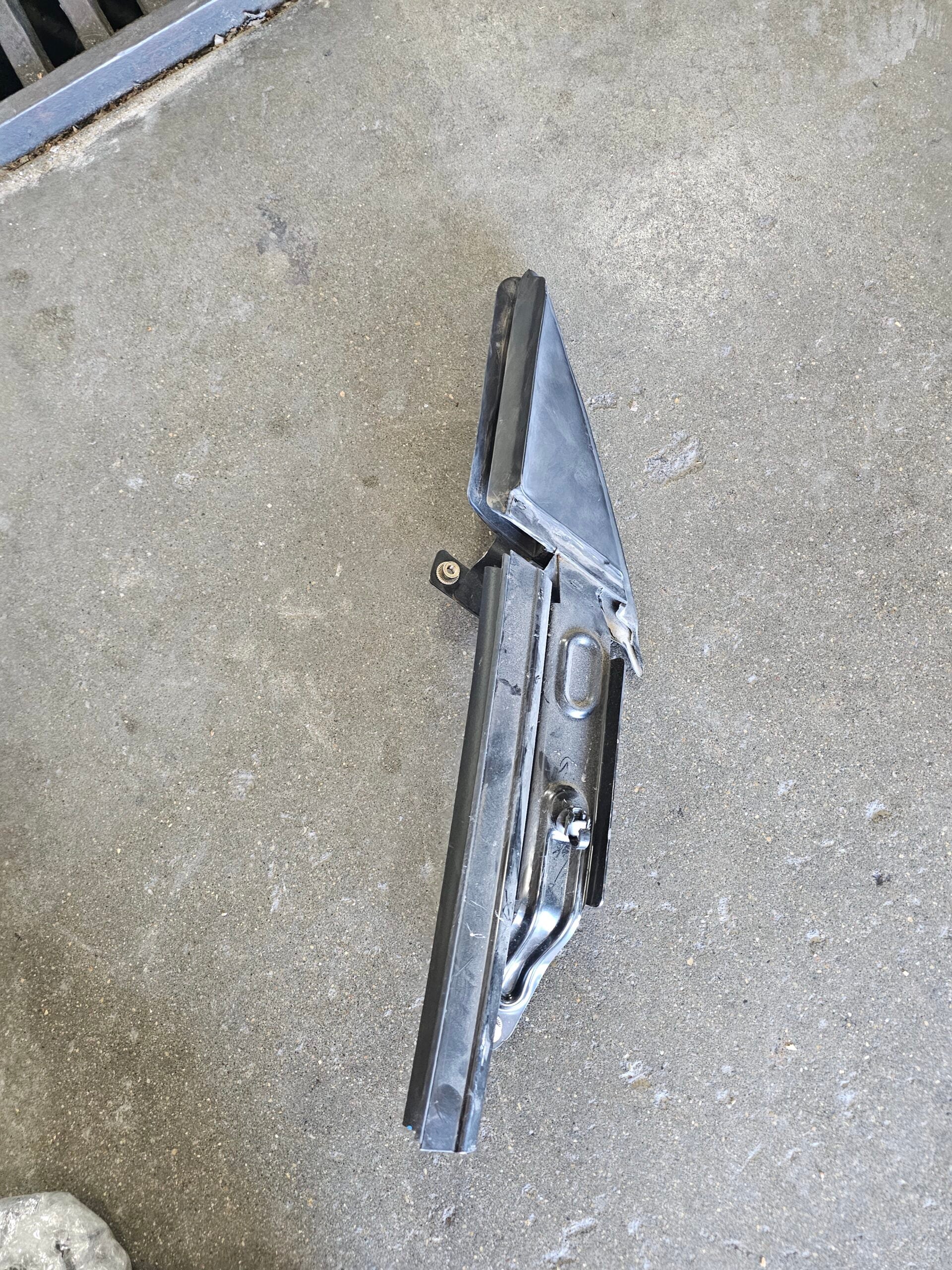 Gen.3 RH Window Flag