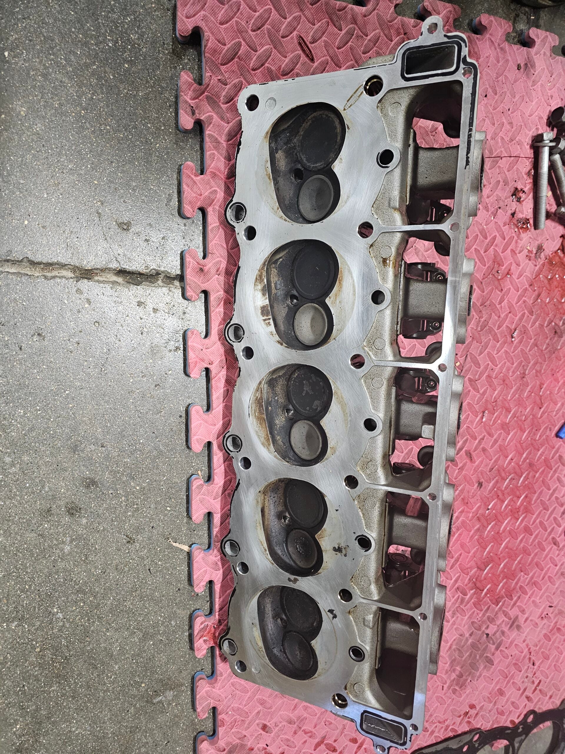 Gen.3 cylinder head pair