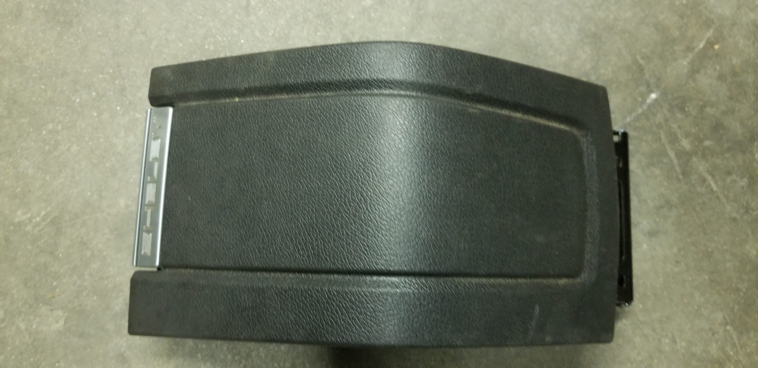 2012 GT500 console lid