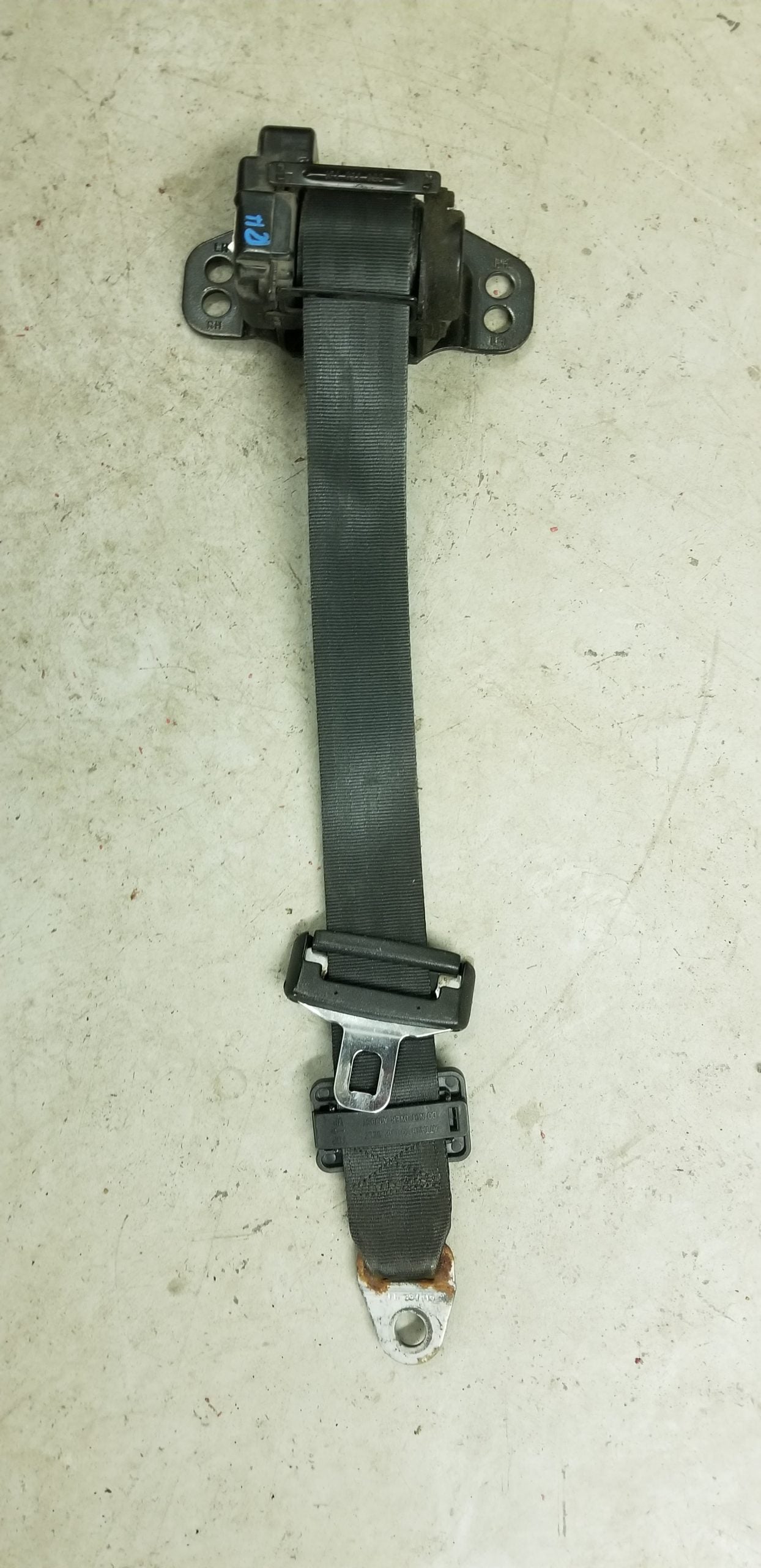 gen 2 black rh seat belt and retractor